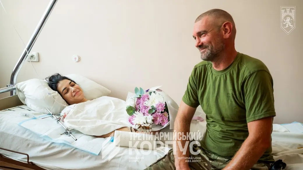 Військові врятували 20-річну дівчину після подвійного удару по Балаклії