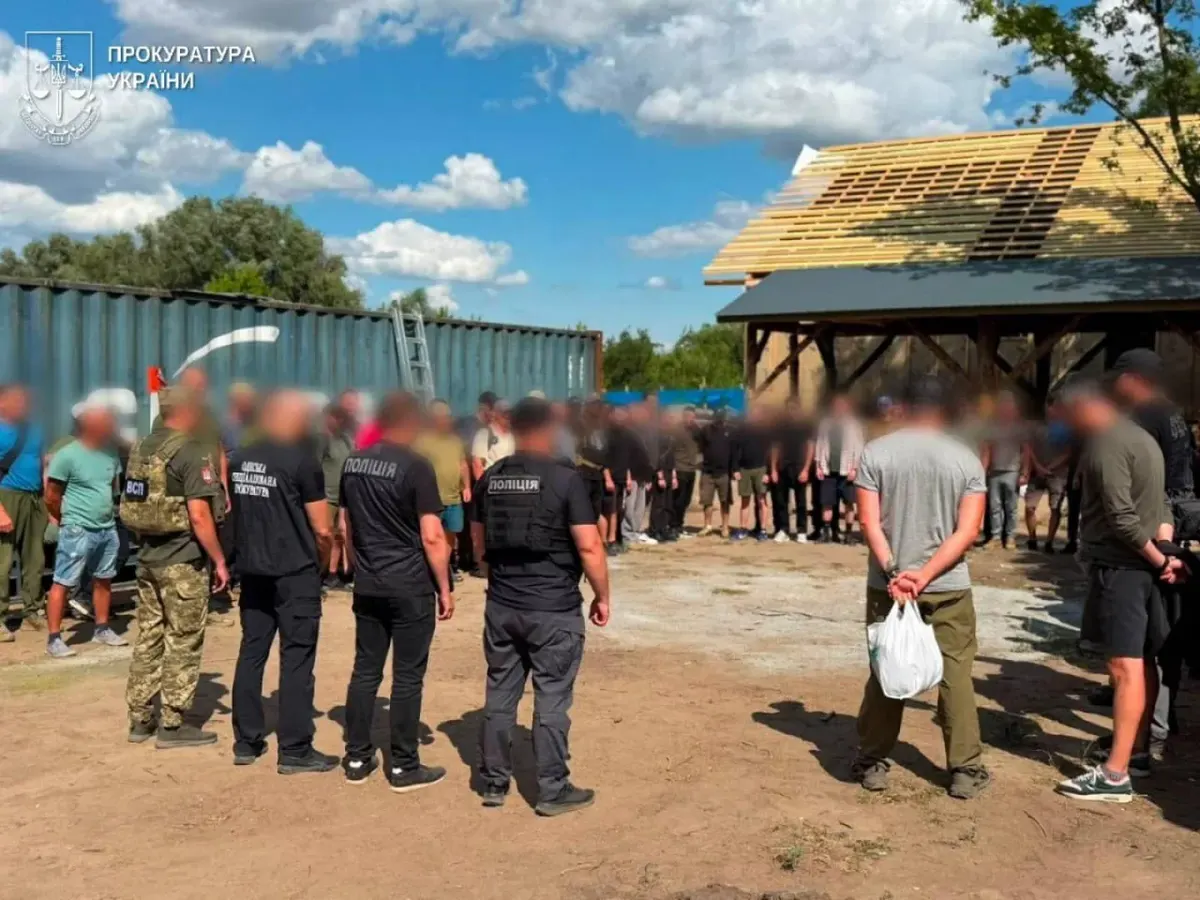 Майора в Одеській області затримали за використання підлеглих на будівництві