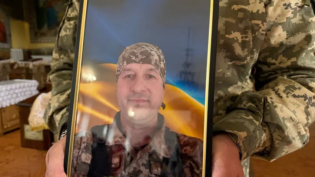 У Хмельницькому попрощалися з воїном Віталієм Платою, який загинув на Куп'янському напрямку