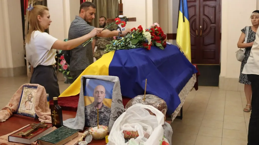На Миколаївщині попрощалися з військовим Олександром Батечком
