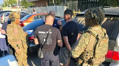 За 8000 євро переправляли військовозобов'язаних: на Хмельниччині затримали двох