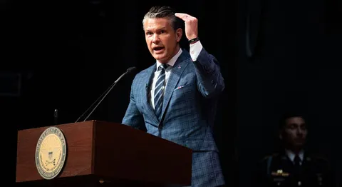 Гегсет: США здатні блокувати Ормуз безстроково