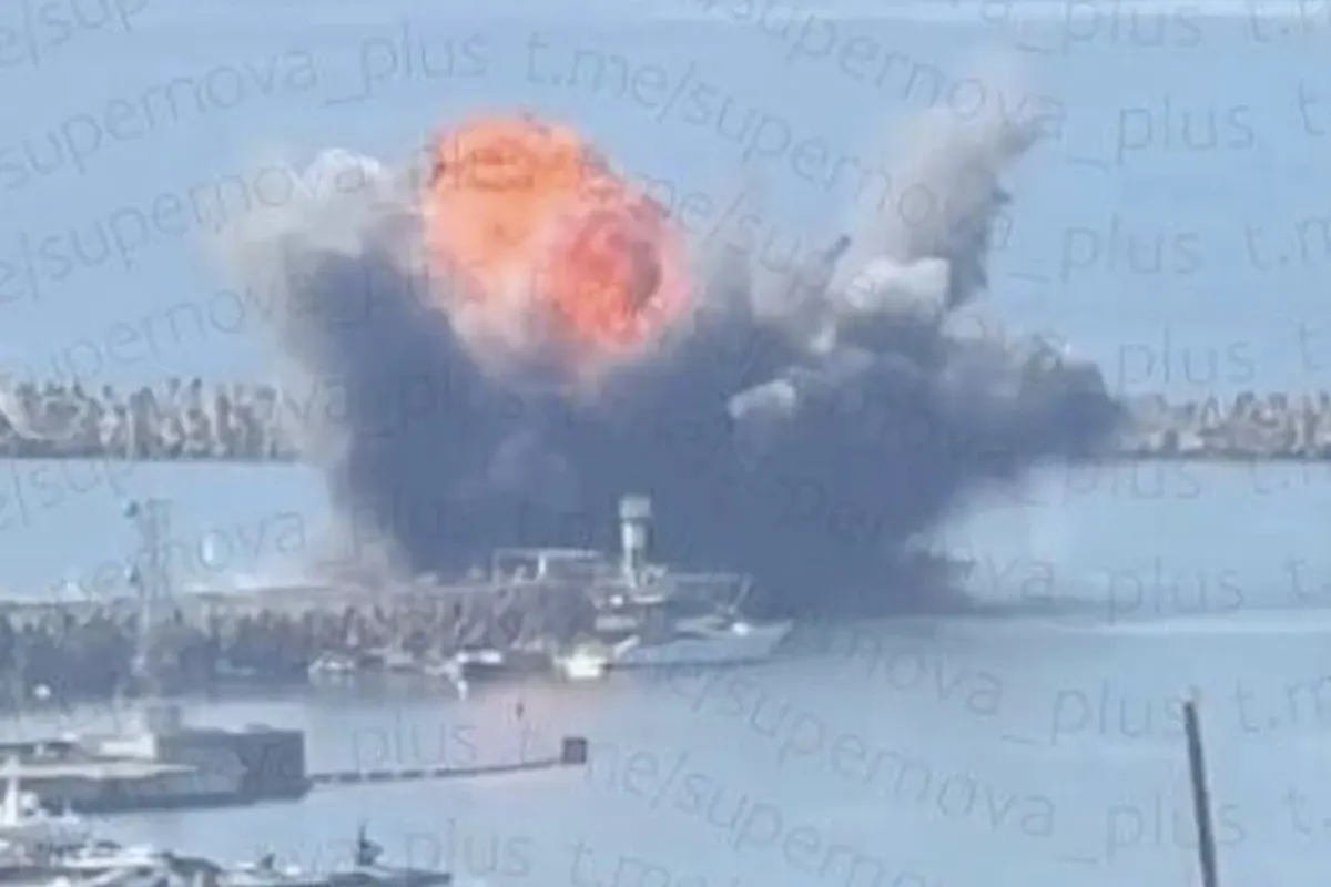У порту Сочі дрон ВМС уразив російське судно NEFRIT