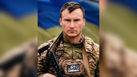 На Буковині прощаються з полеглим бійцем 93-ї бригади Владиславом Вівчарюком