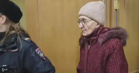 Пенсіонерка з Токмака співала у суді перед вироком окупантів
