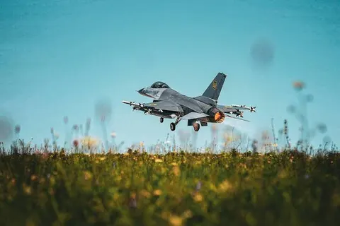 У F-16 закінчуються ракети: пілоти змушені використовувати гармати