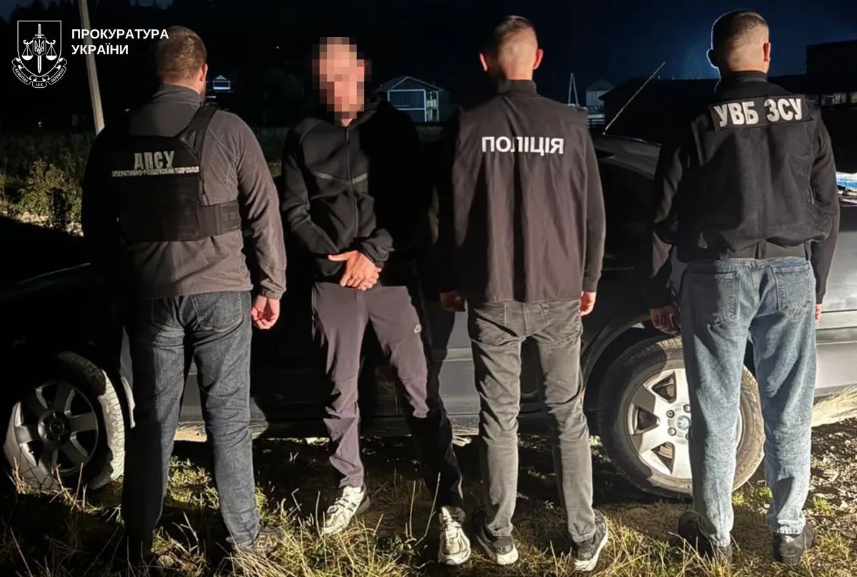 На Львівщині затримали водія, який віз чоловіка до кордону в обхід блокпостів