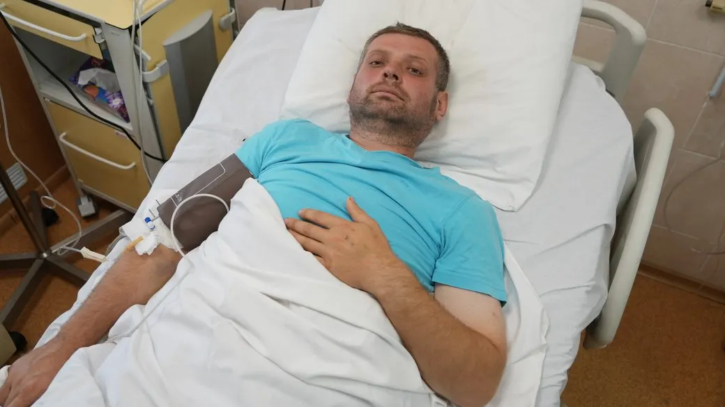 Воїн із Кіровоградщини переплив річку після підриву на міні — його лікують на Дніпропетровщині
