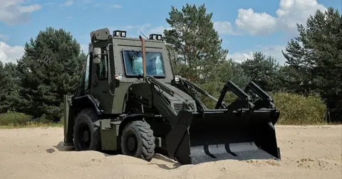 Міноборони кодифікувало броньований екскаватор UAT-SPIDER