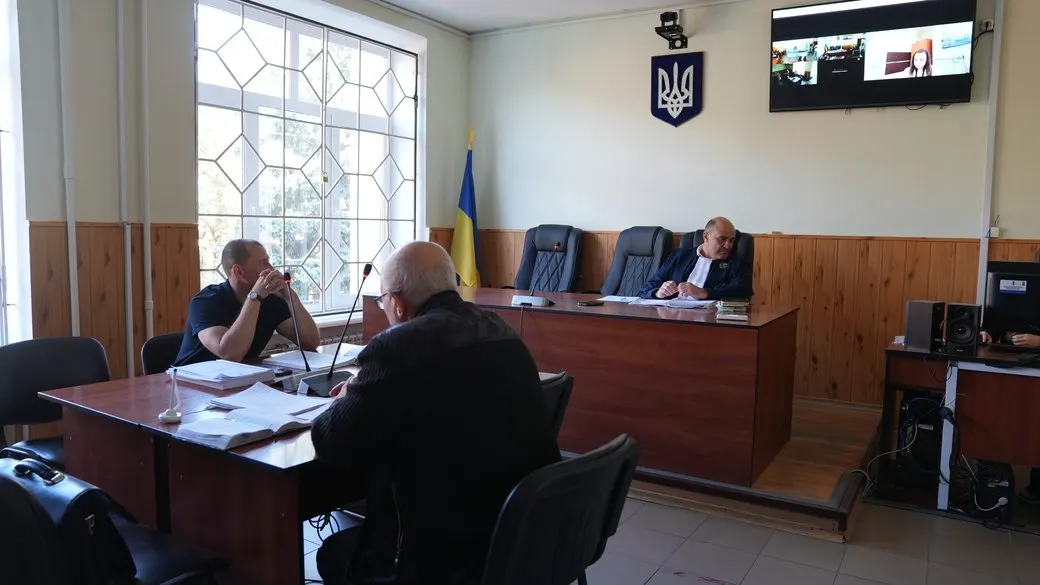 Суд у Сумах досліджує докази у справі про підпали ТЦК та автівок військових