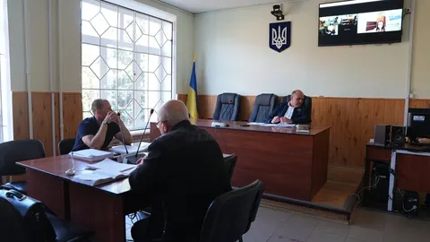Суд у Сумах досліджує докази у справі про підпали ТЦК та автівок військових